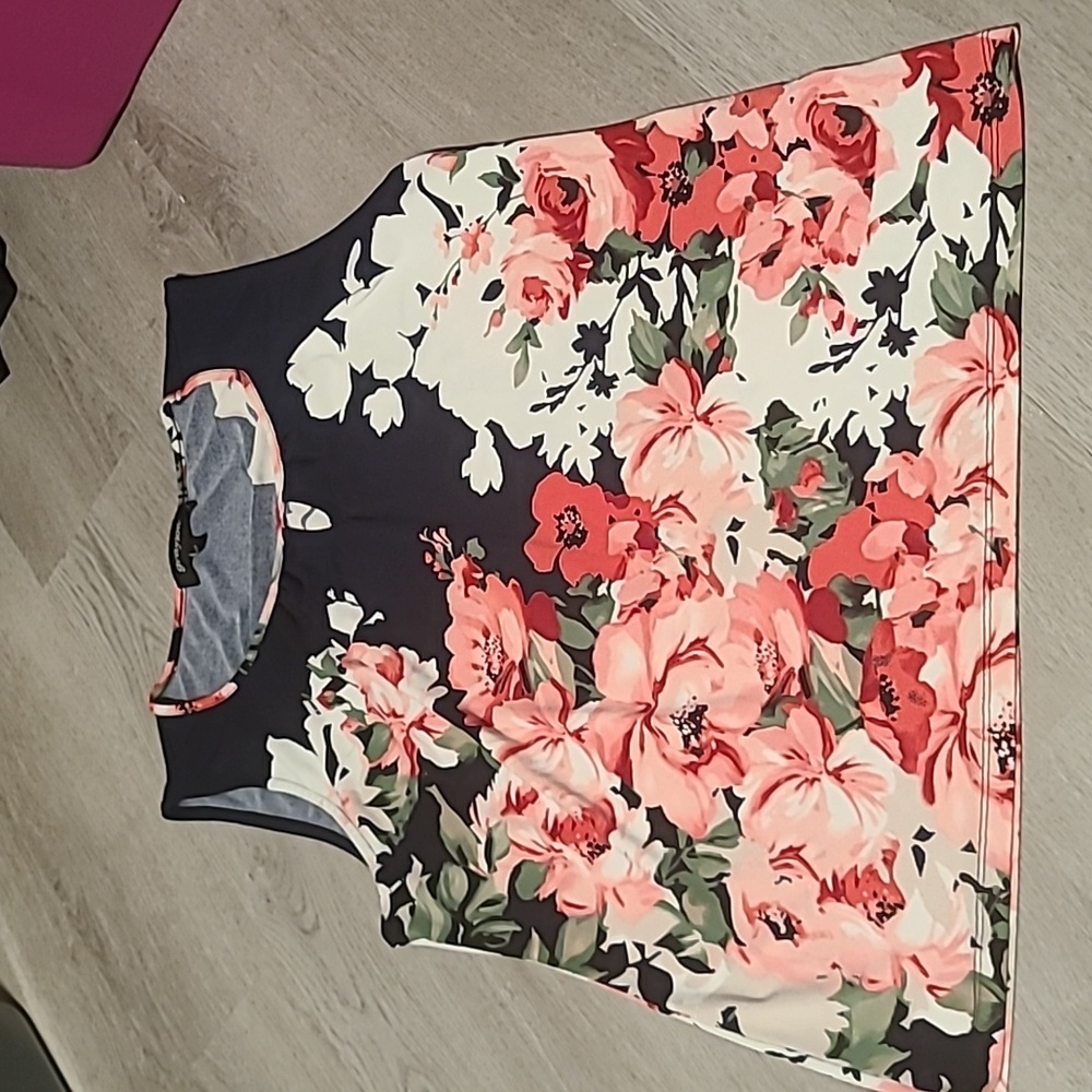 A2. Blue and pink floral Tank size L